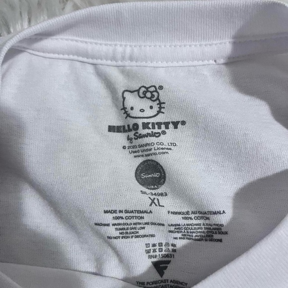 ✨20% Off Sale✨Hello Kitty white graphic XL semi crop tee - Picture 5 of 7